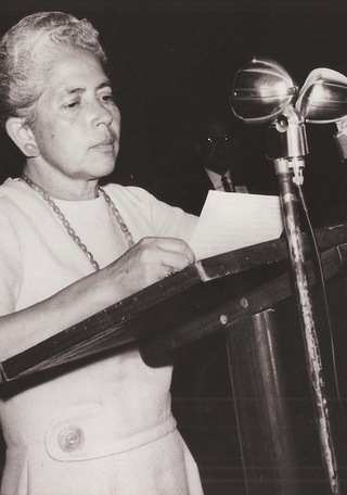 Anónimo. Homenaje a Nerhu. India. 1964. Archivo Mujeres y Géneros.